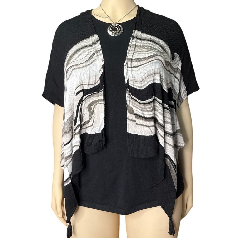 Vince Camuto Crinkle Topper   Size OS in Black and Gray